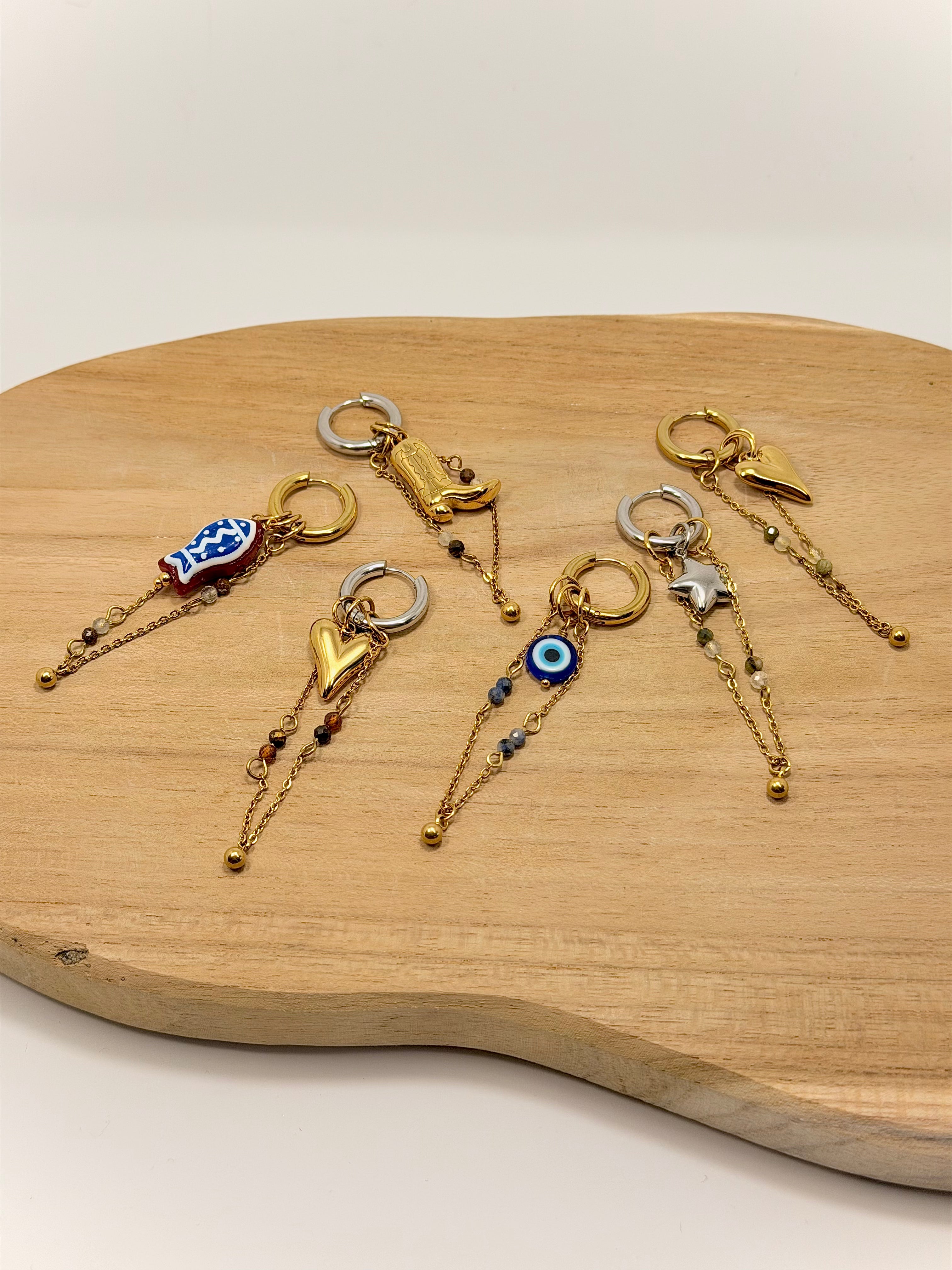 Boucles d'oreille avec breloque en chaîne perlée et pierres naturelles 