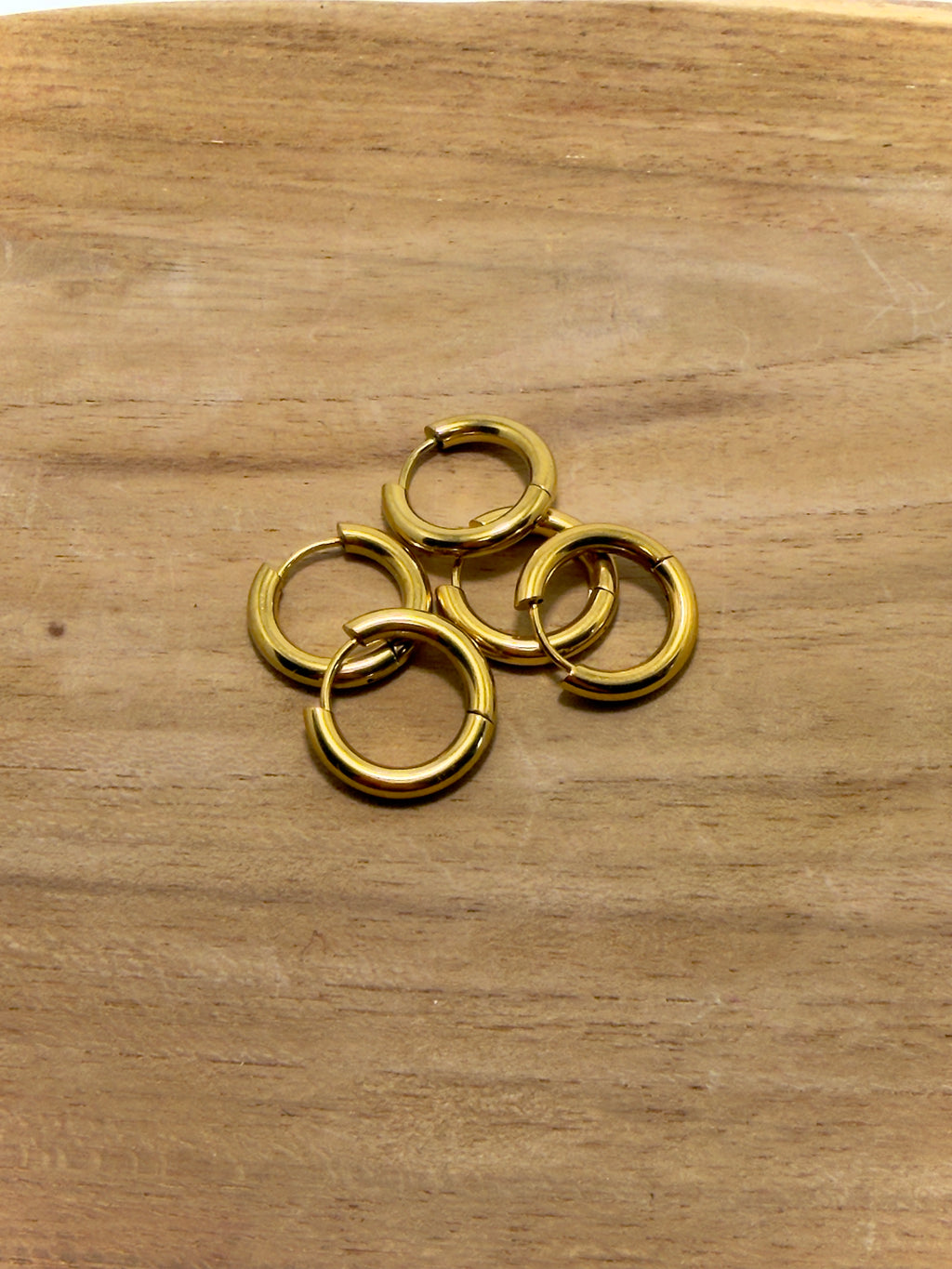 créoles dorées prêtes pour personnalisation