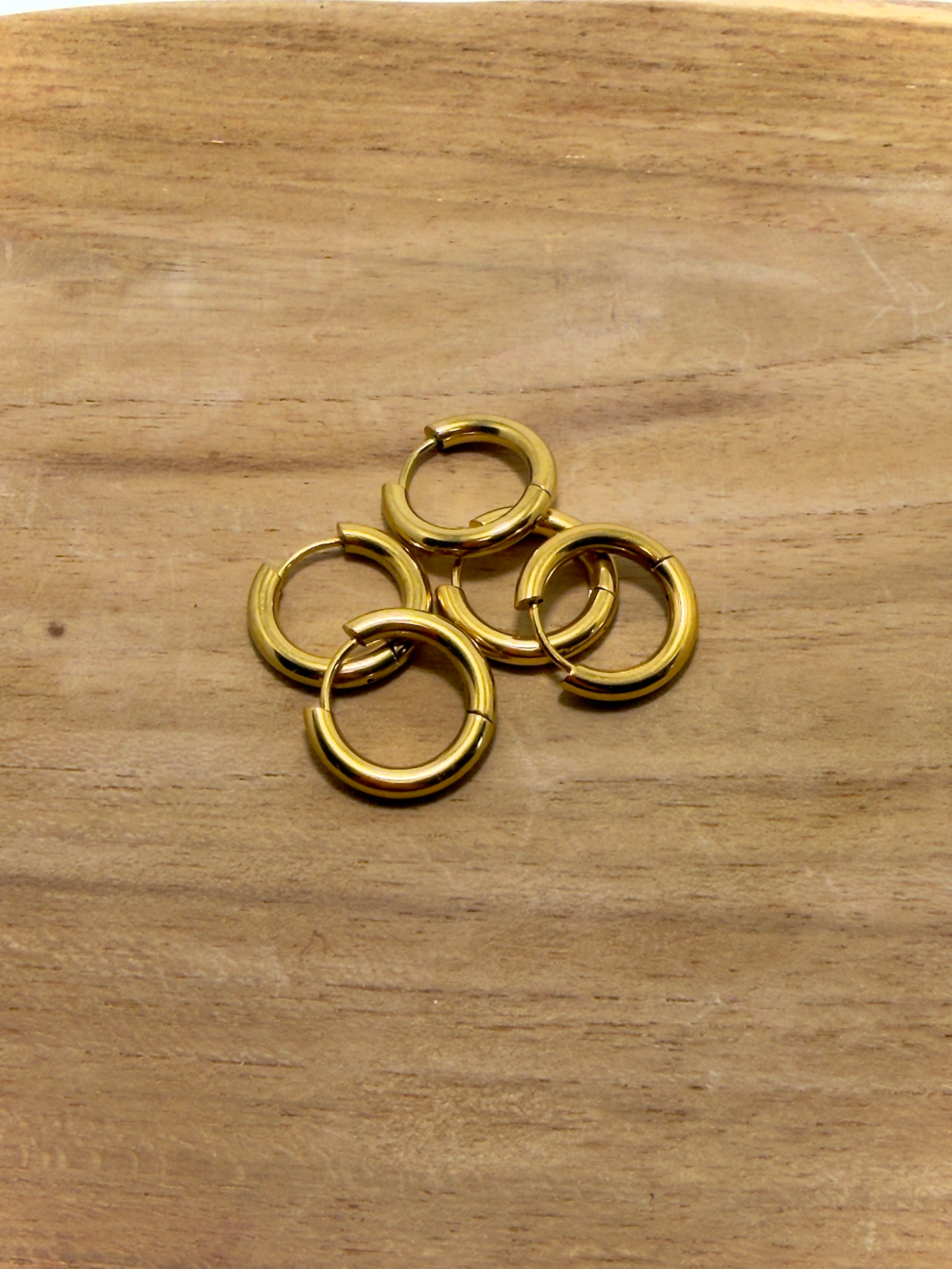 créoles dorées prêtes pour personnalisation